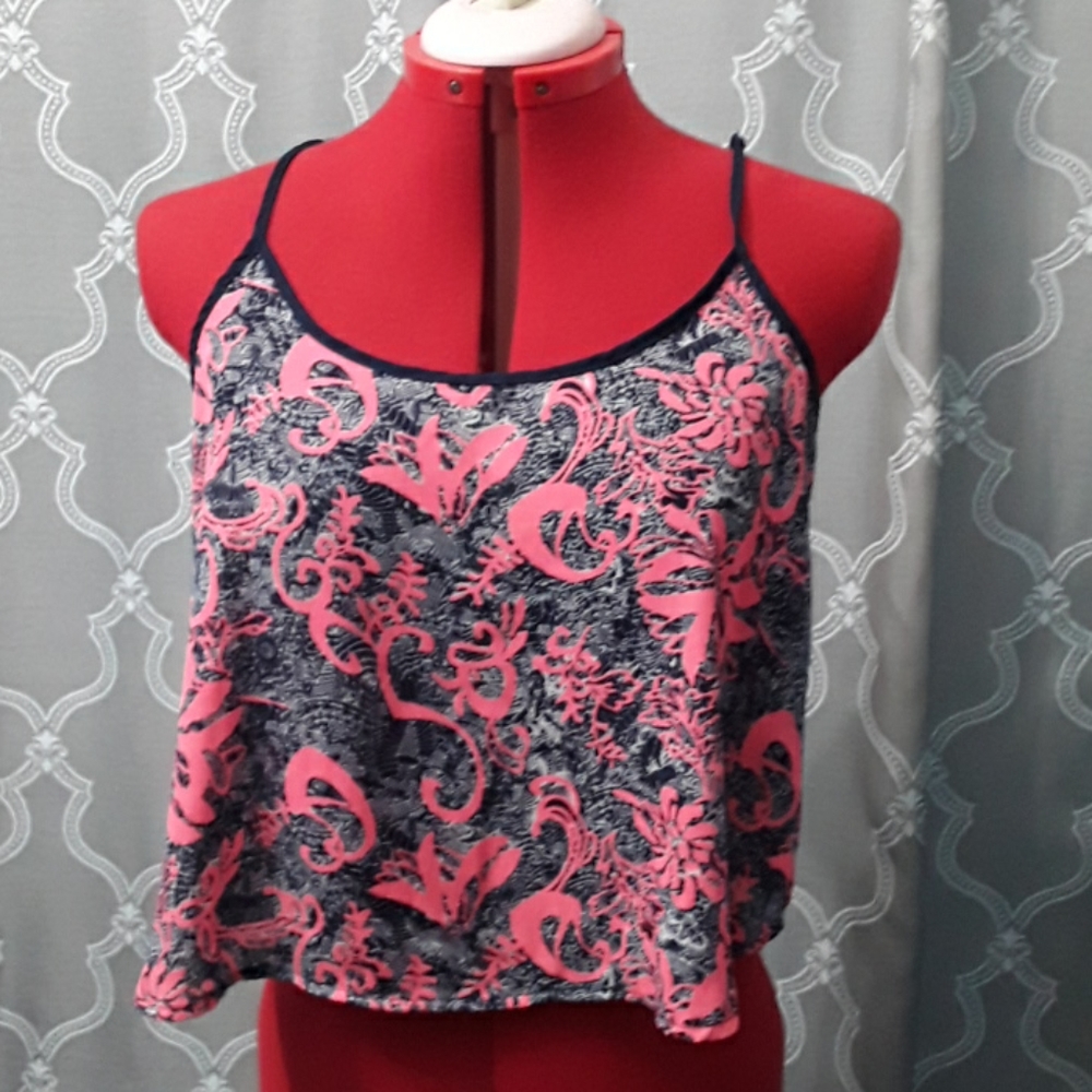 Graphic paper tee Top - Large